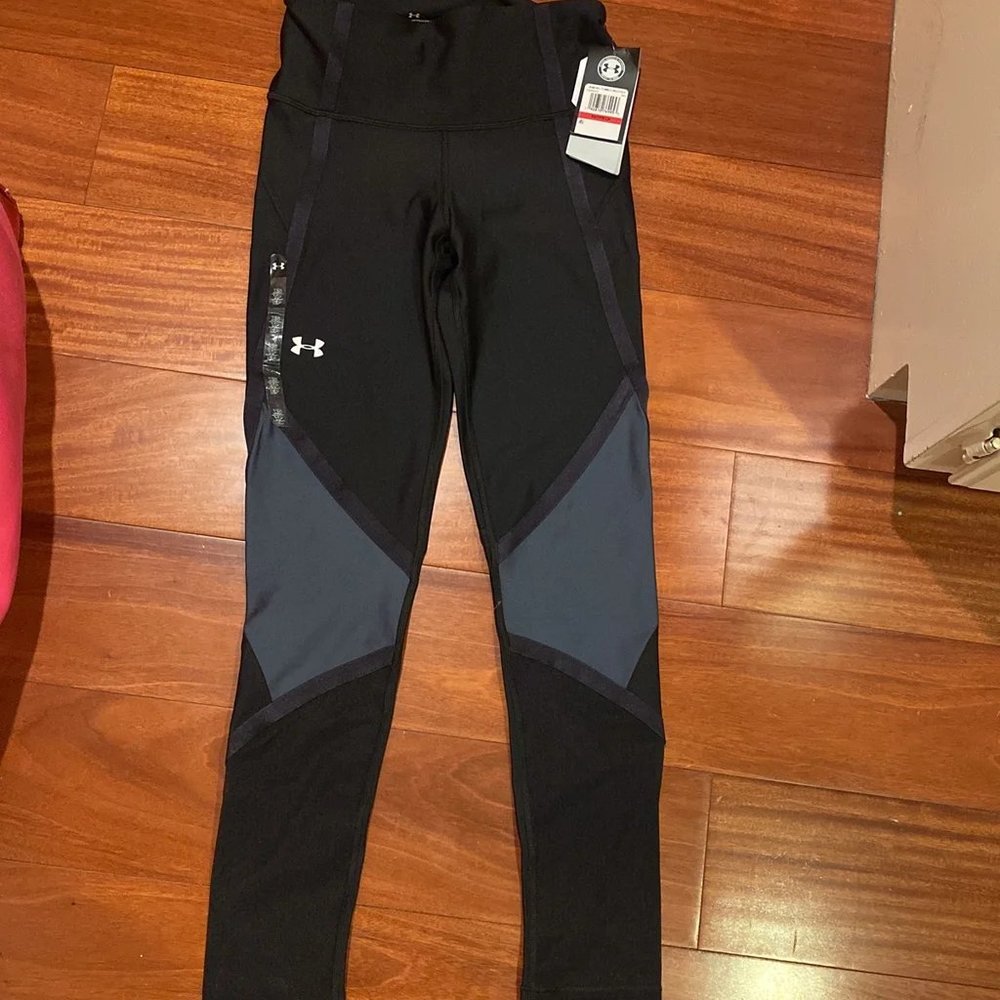 Under Armour HeatGear Ankle Crop Leggings in Black